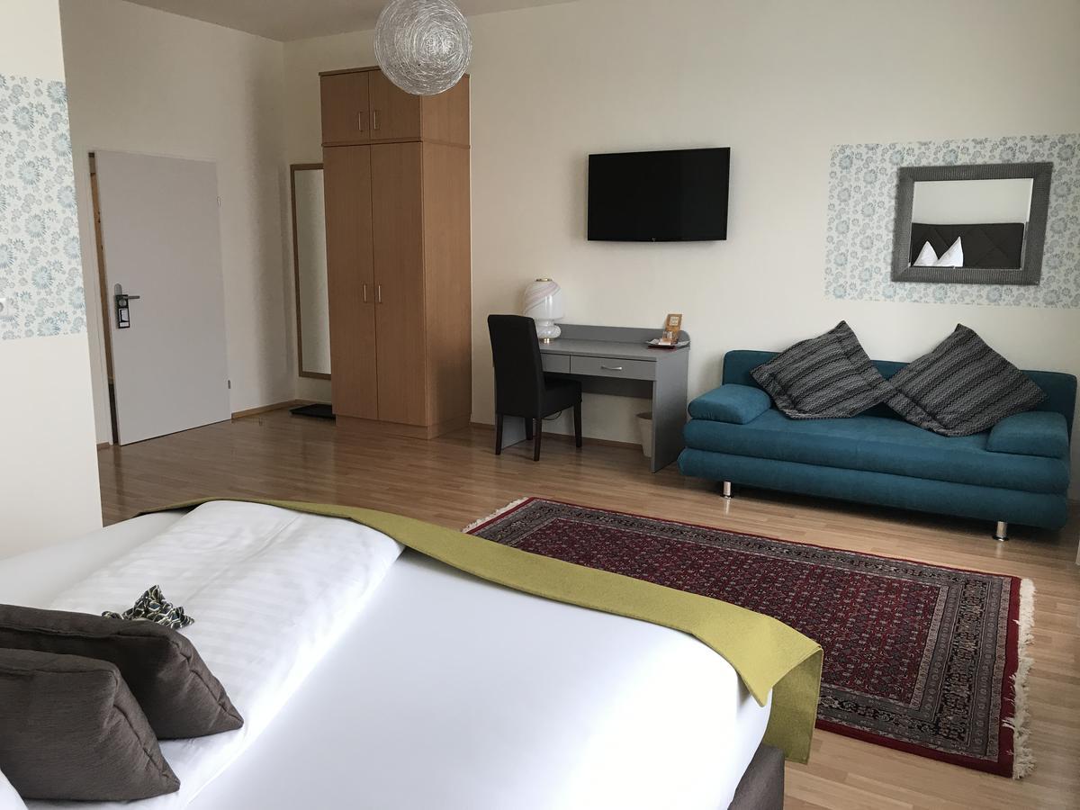Hotel Bellini Леобен Экстерьер фото
