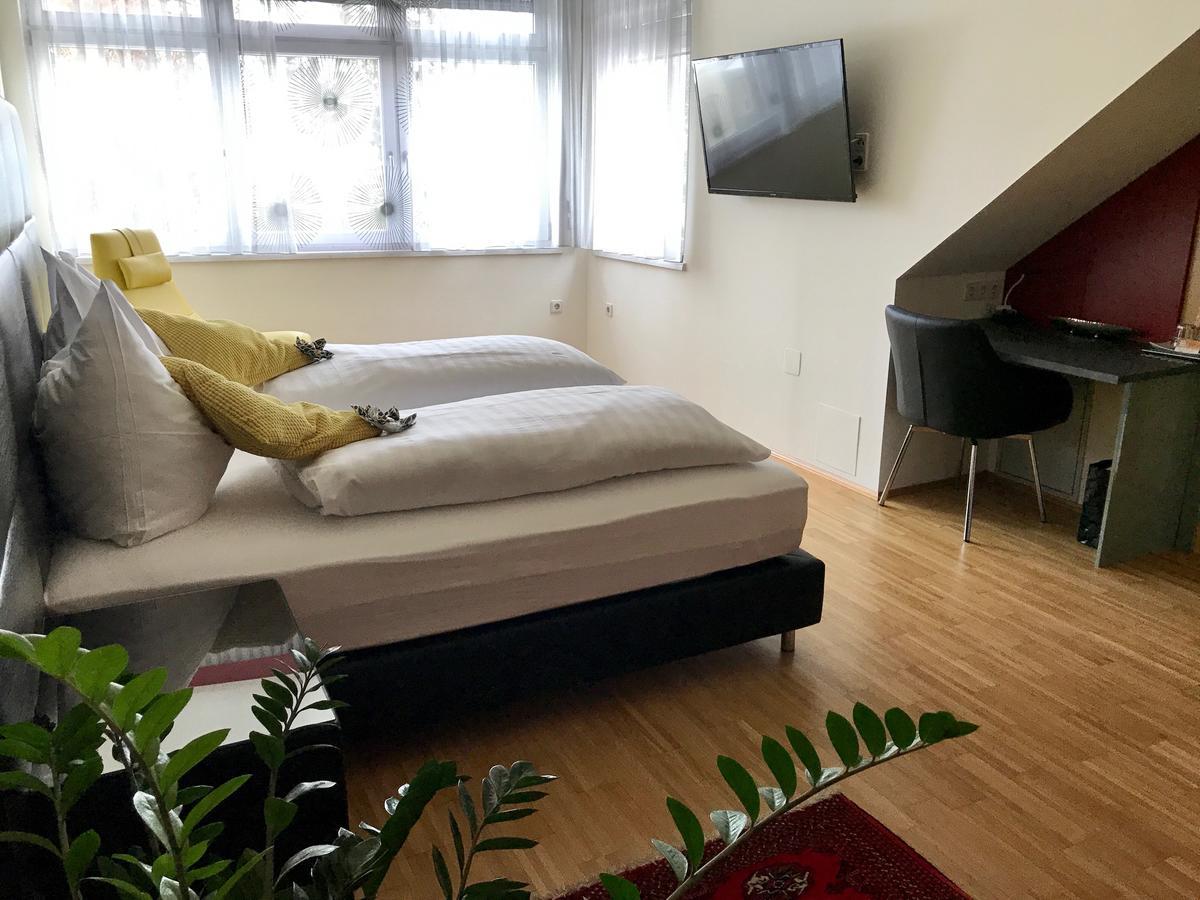 Hotel Bellini Леобен Экстерьер фото